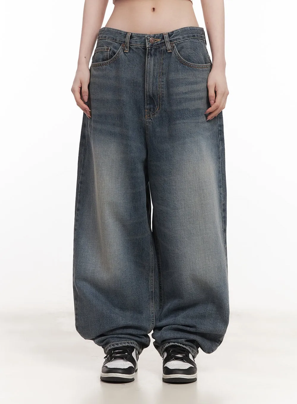 Abbie Washed Wide-Leg Jeans CM517
