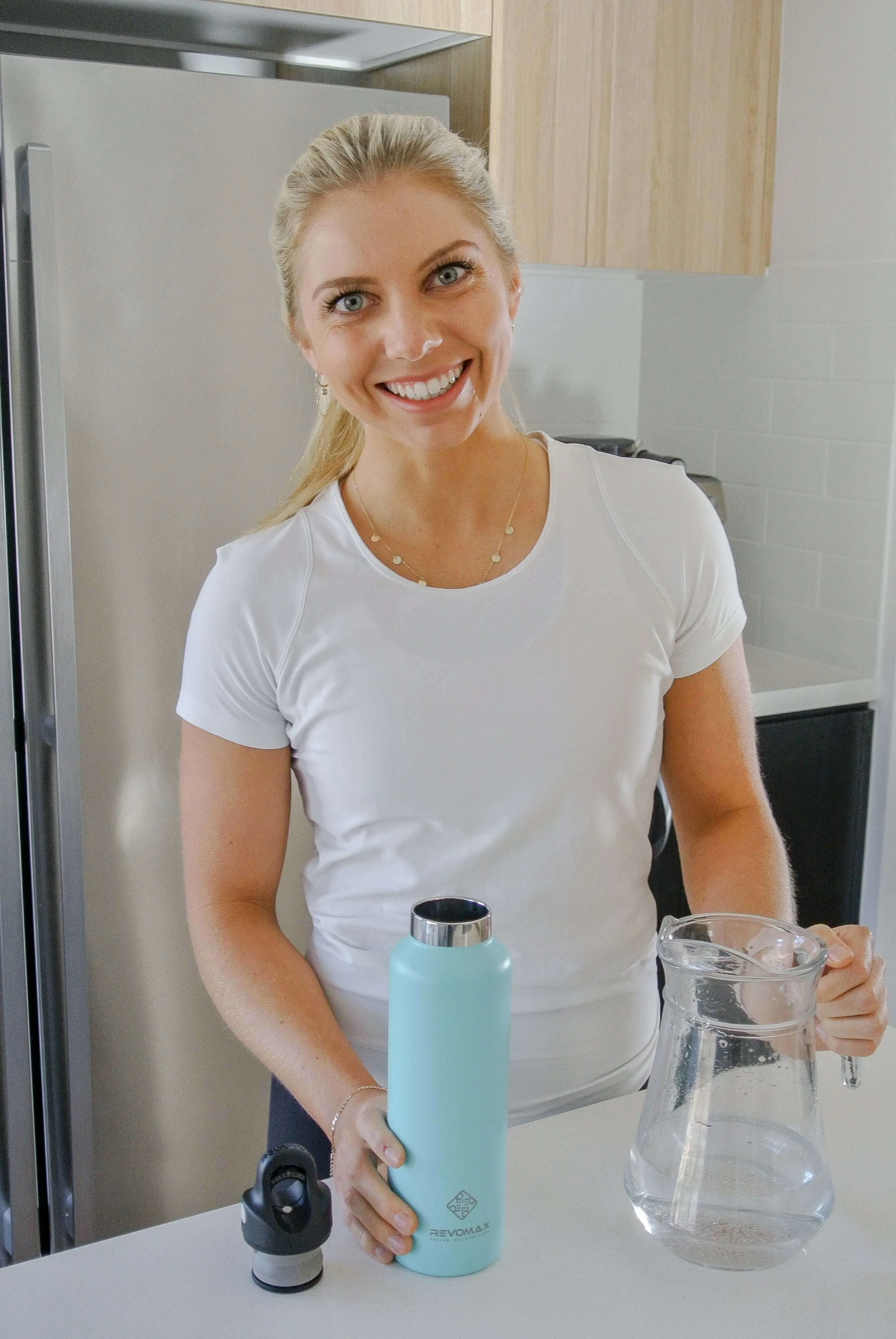 Large Stainless Steel & Leak-Proof Water Bottle - 950ml