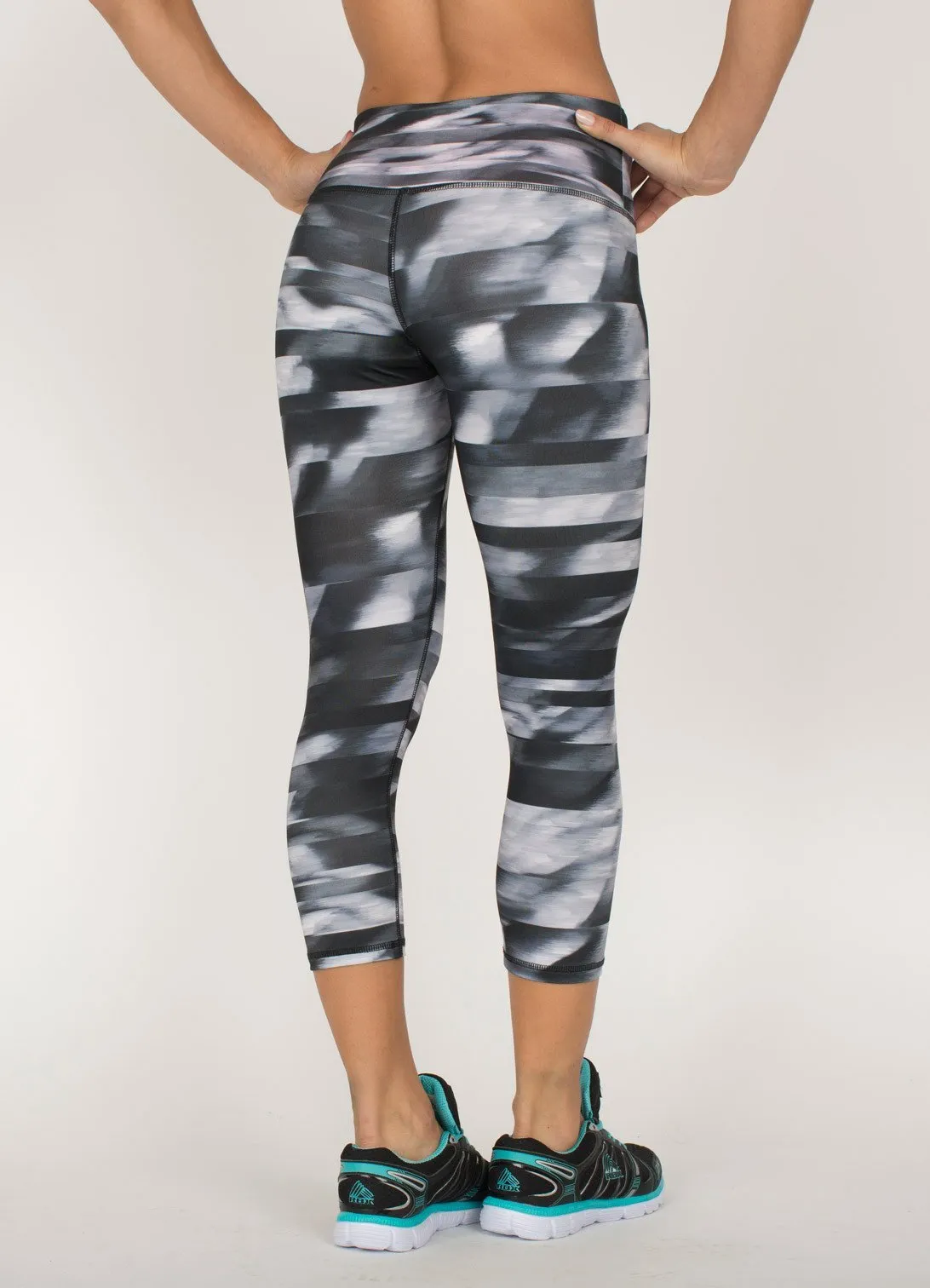 Lumen Streak Capris