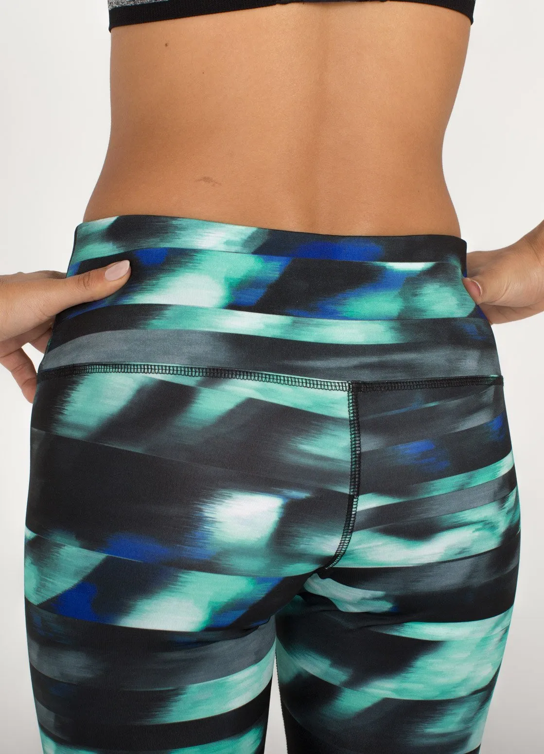 Lumen Streak Capris