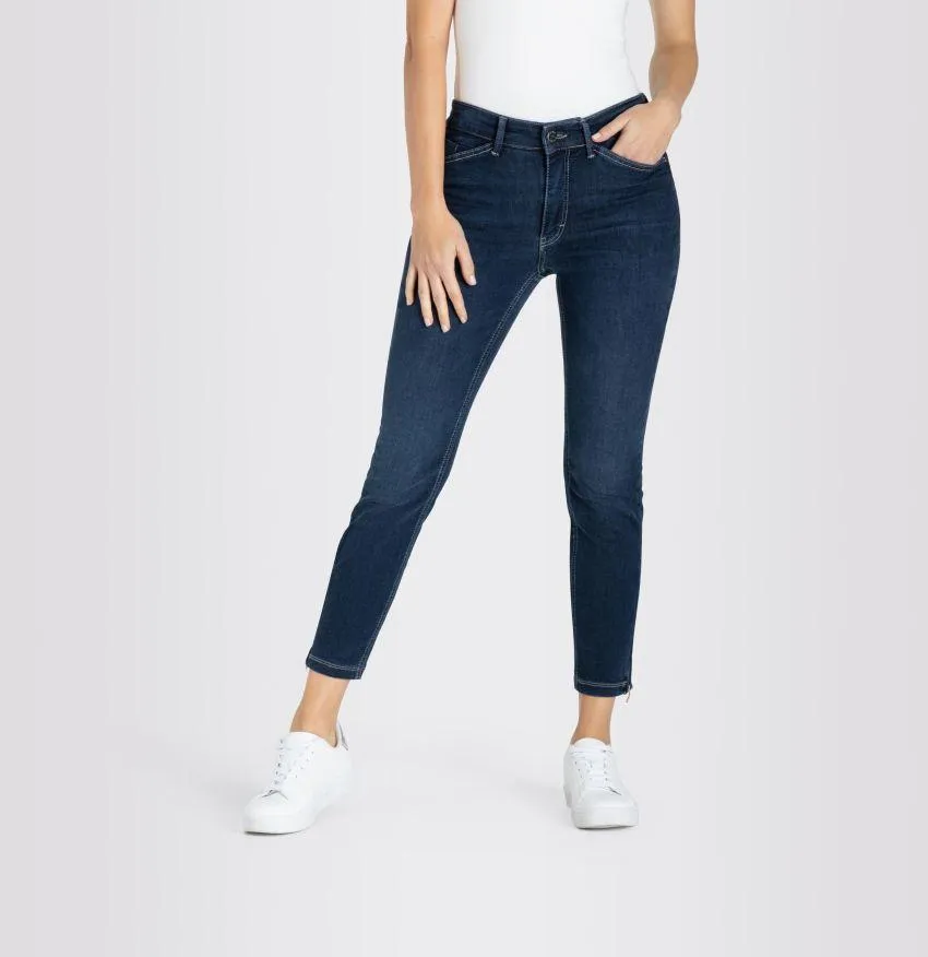 MAC <BR>
Dream Chic Jeans <BR>
Denim<BR>