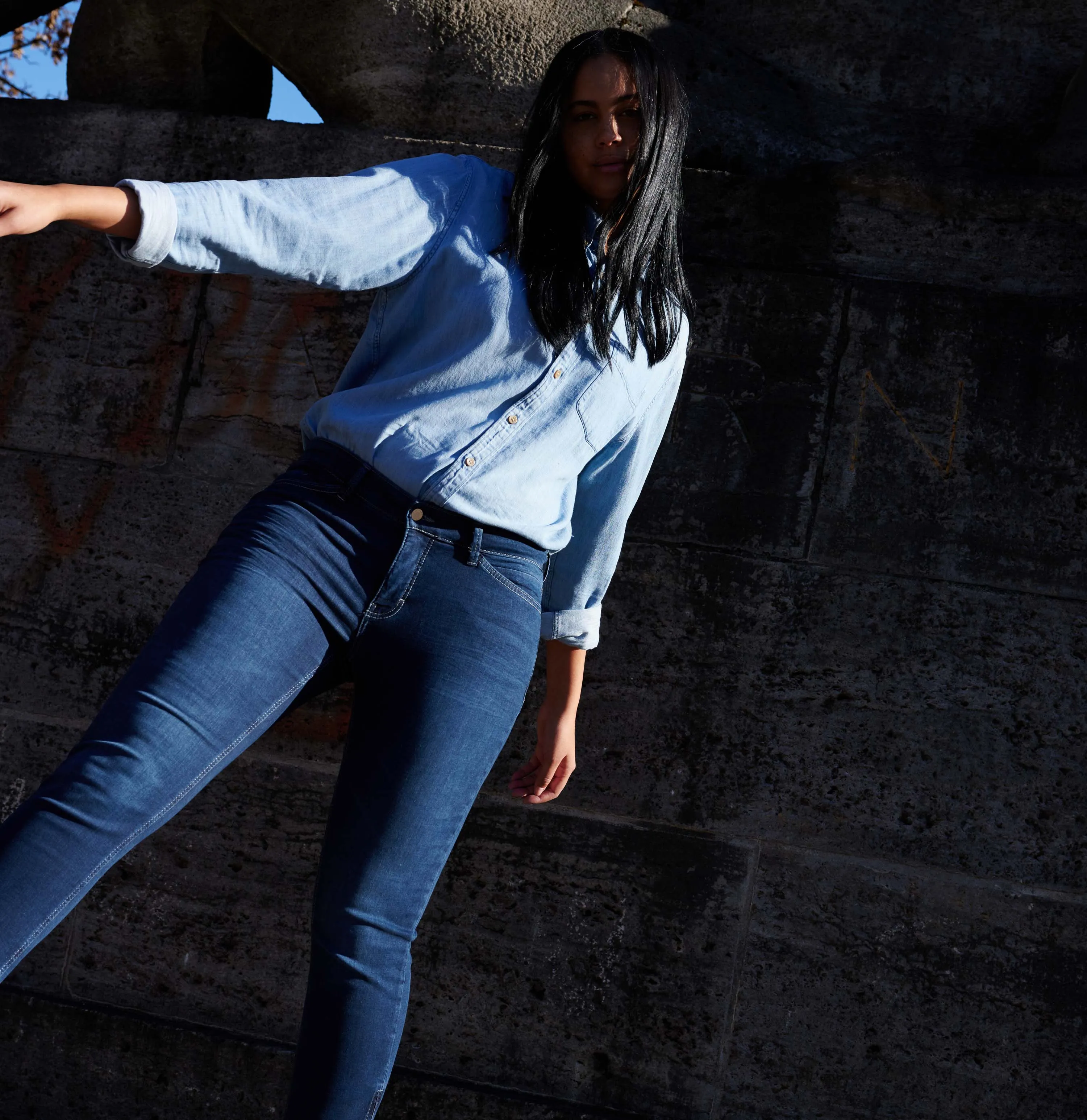 MAC <BR>
Dream Chic Jeans <BR>
Denim<BR>