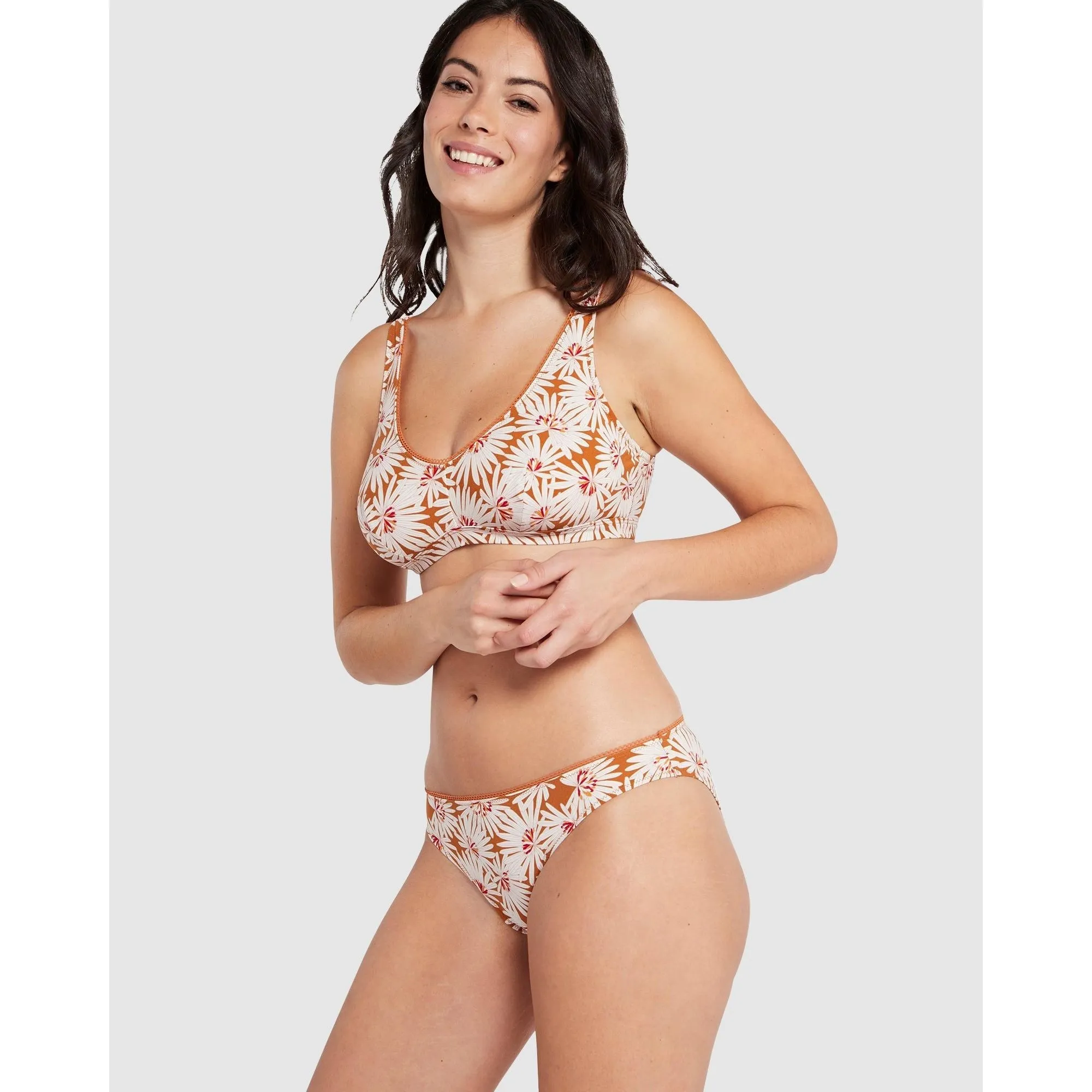 Zoé Scoop Neck Supportive Wirefree Bralette